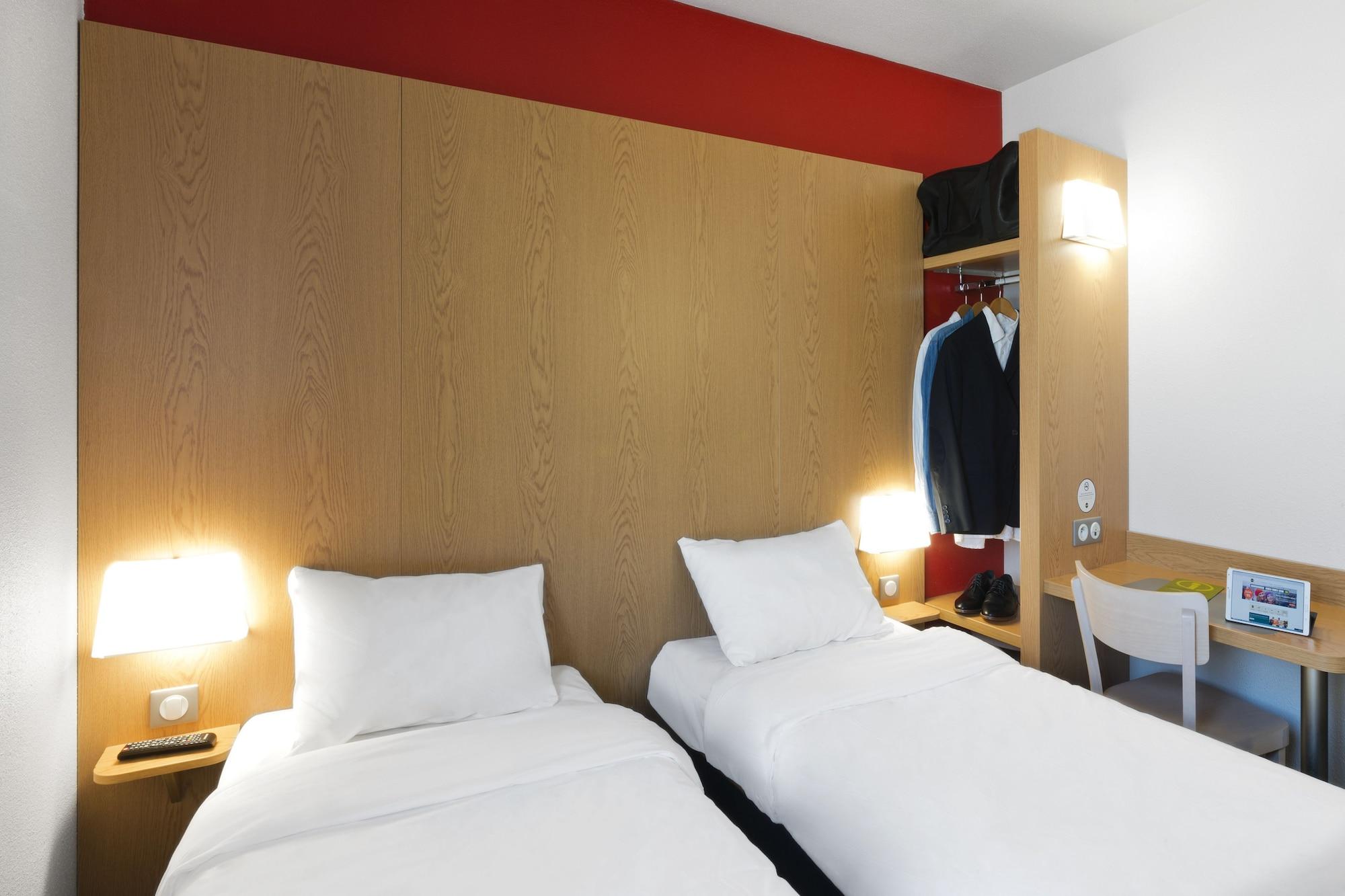 B&B Hotel Niort Marais Poitevin Est Екстериор снимка