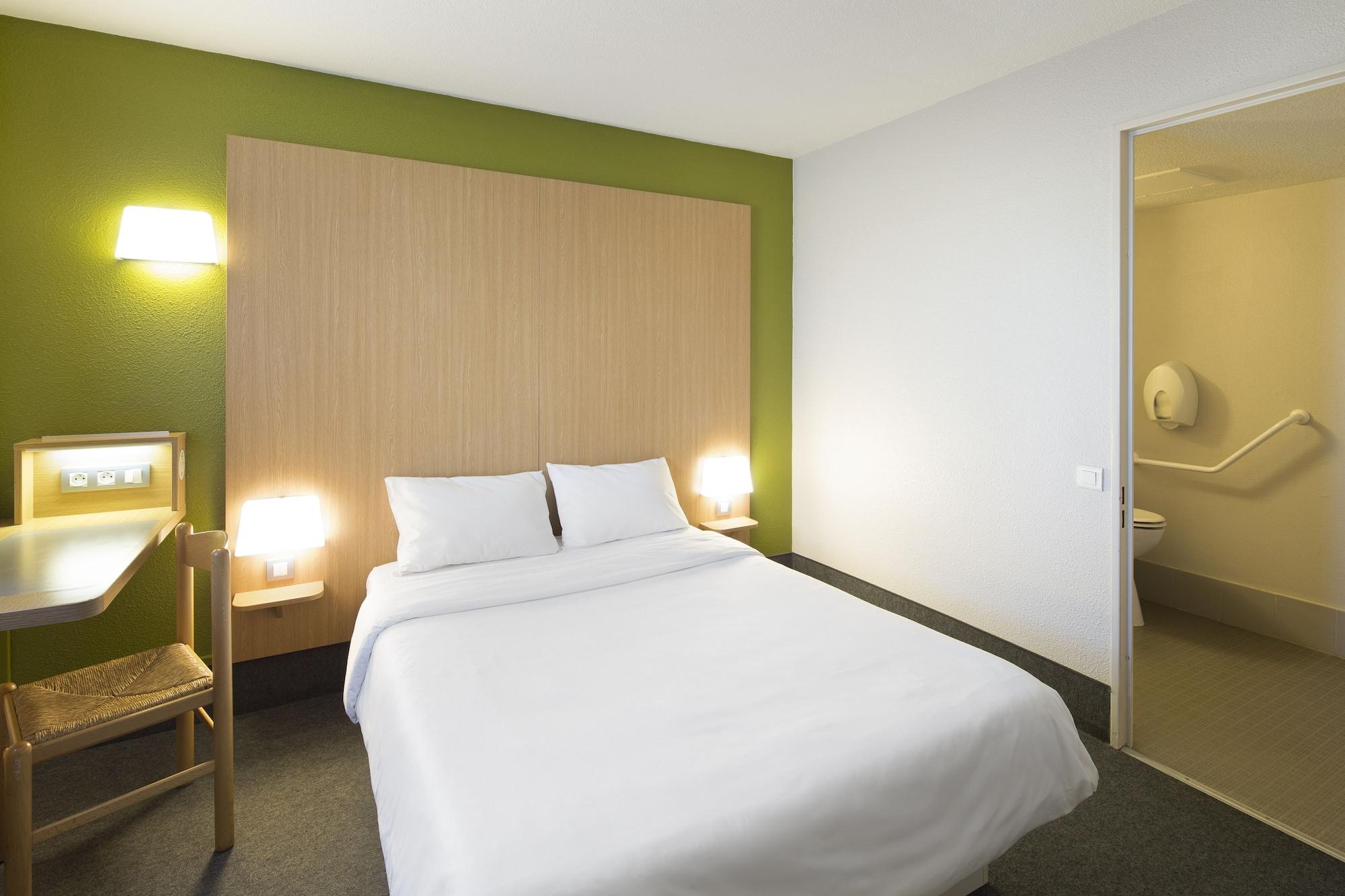 B&B Hotel Niort Marais Poitevin Est Екстериор снимка