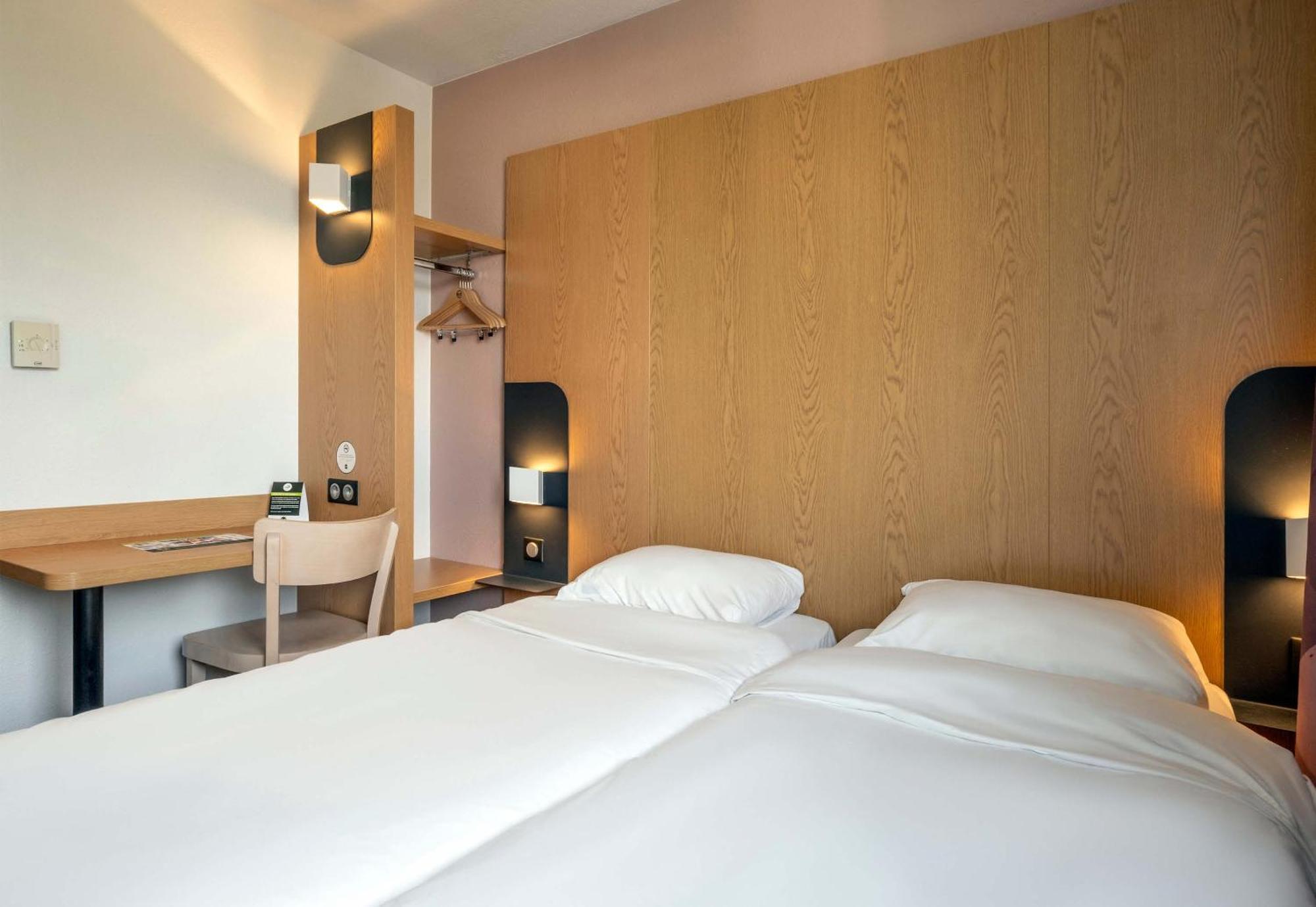 B&B Hotel Niort Marais Poitevin Est Екстериор снимка