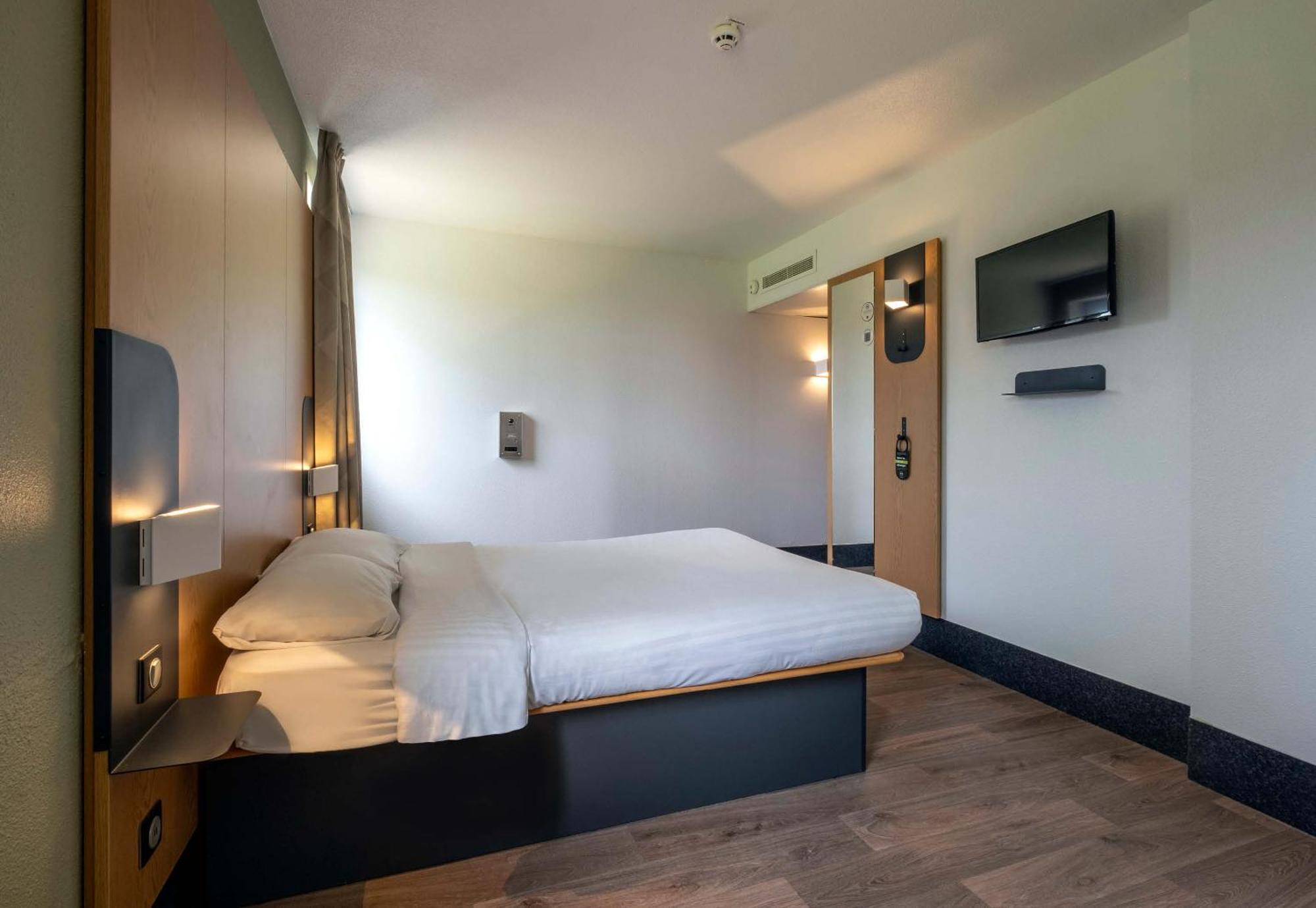 B&B Hotel Niort Marais Poitevin Est Екстериор снимка